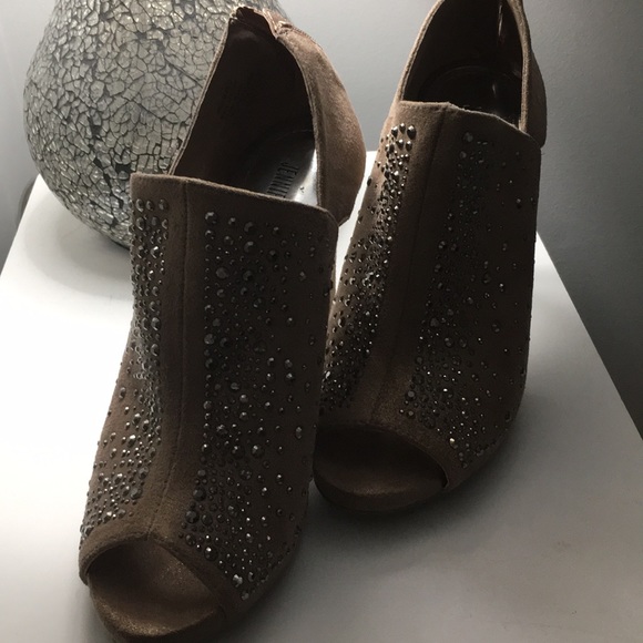 J-Lo Heels - Picture 2 of 4